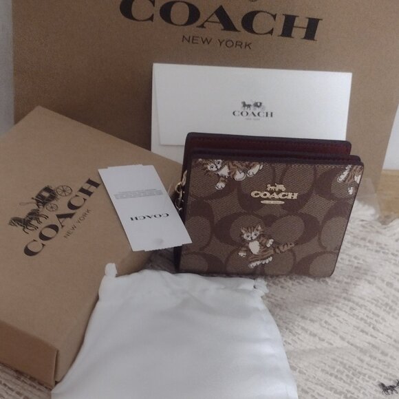 NWT Coach Dancing kitten print snap wallet in khaki CC922 💞 - Picture 1 of 4
